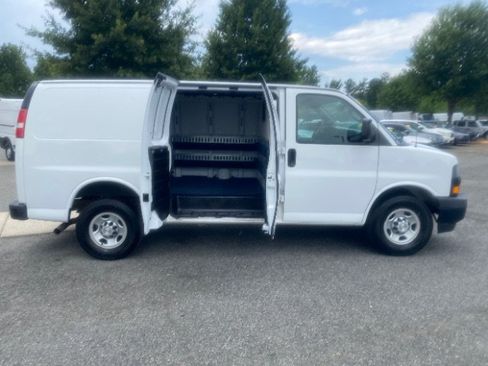 Used 2020 Chevrolet Express 2500 RWD image 7