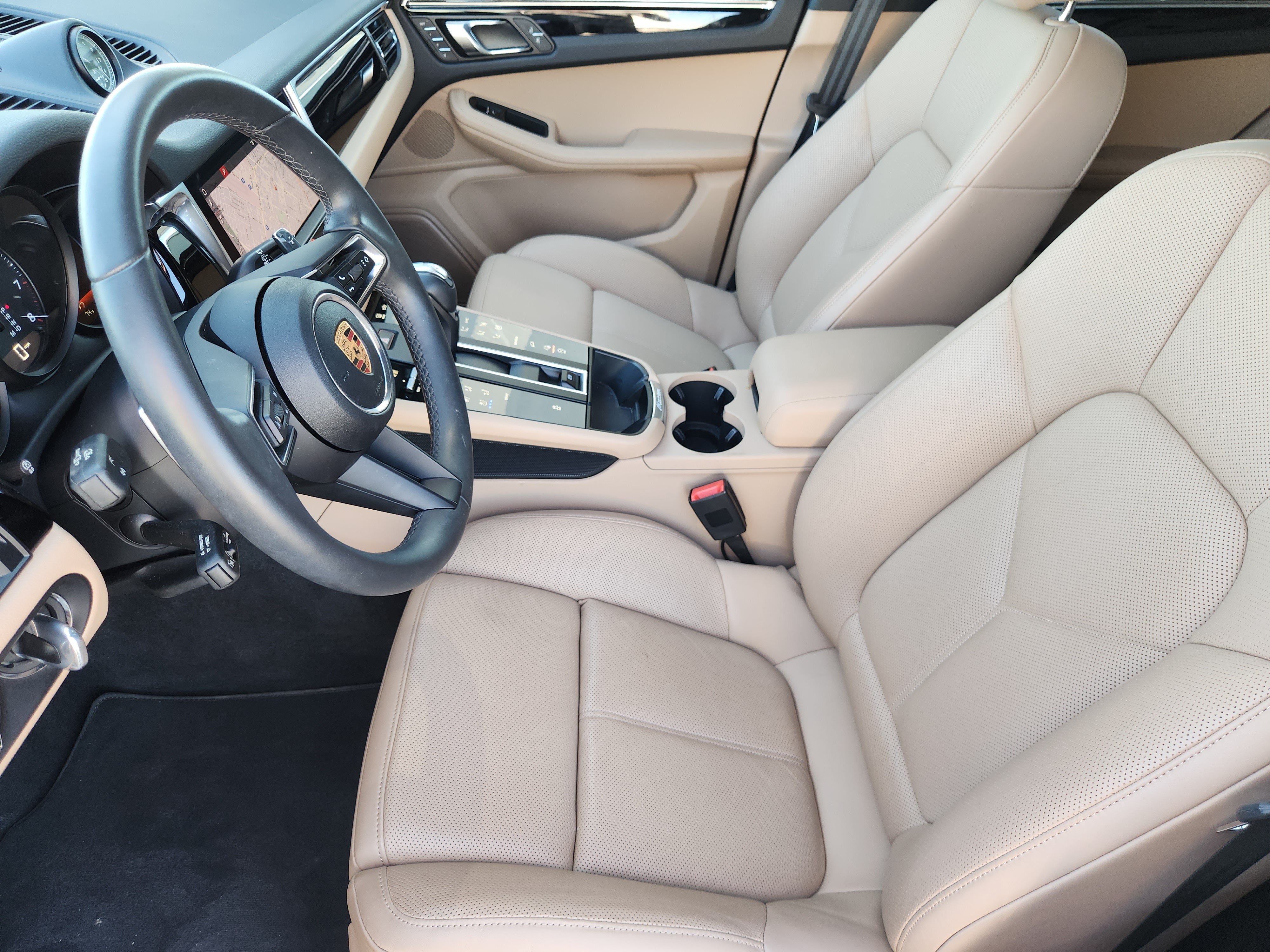 Certified 2026 Porsche Macan AWD/4WD image 12