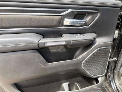 Used 2023 RAM 1500 Laramie AWD/4WD image 7