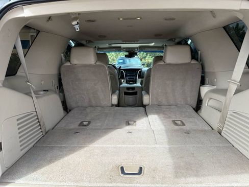 Used 2018 Cadillac Escalade Luxury image 22