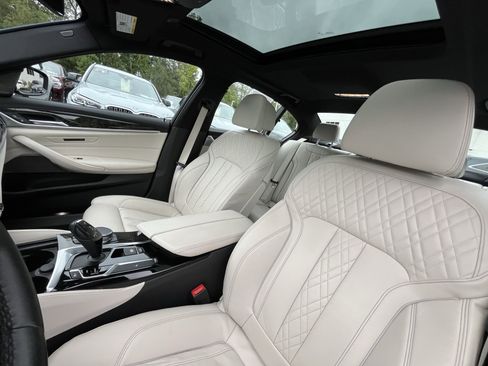 Used 2018 BMW M550i xDrive image 14