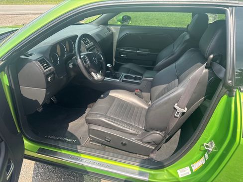 Used 2011 Dodge Challenger R/T RWD image 25