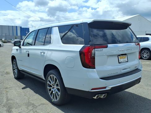 New 2026 GMC Yukon Denali w/ Denali Reserve Package AWD/4WD image 4