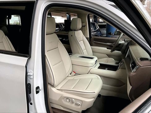 Used 2024 GMC Yukon Denali image 8