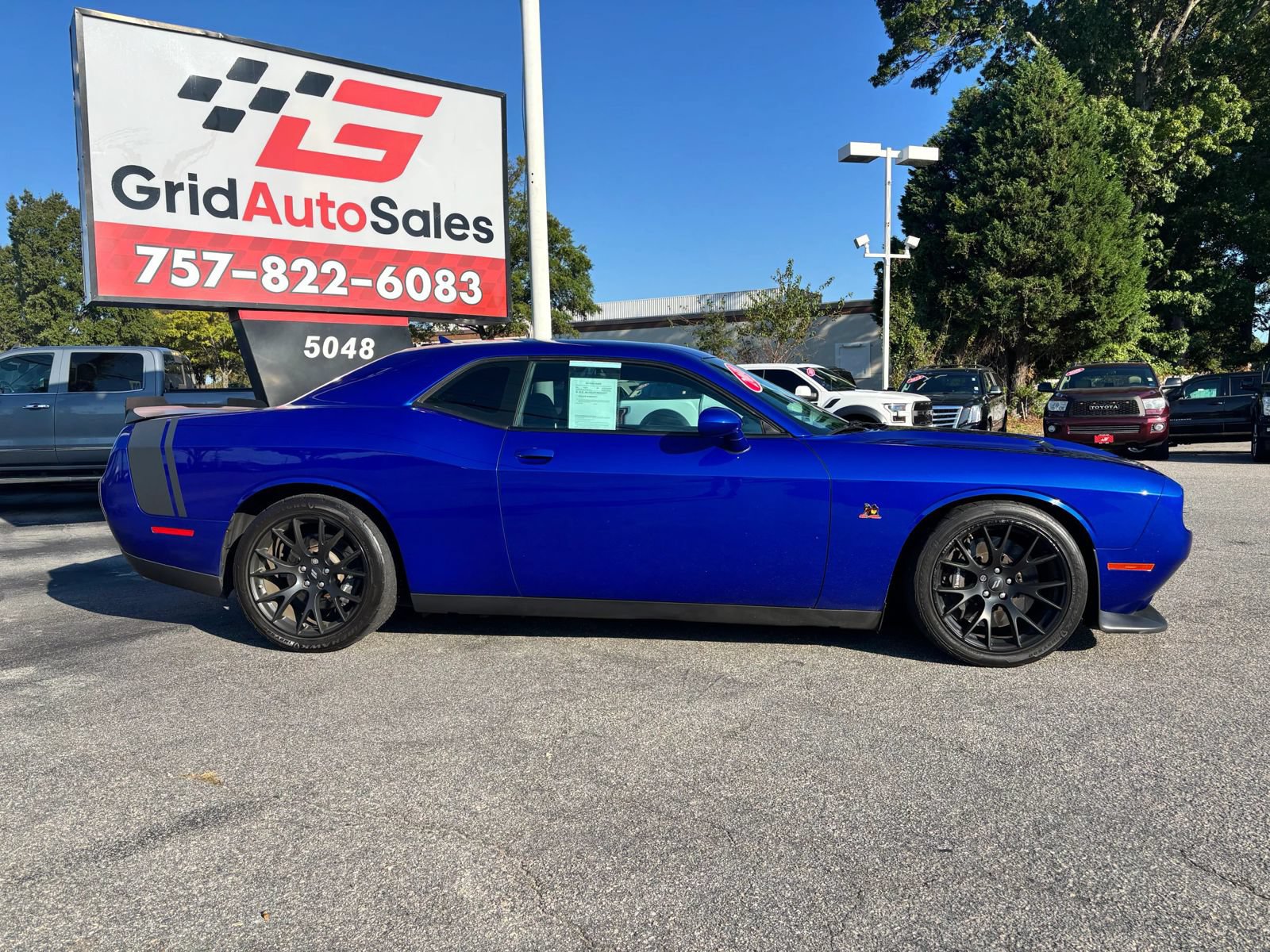 Used 2018 Dodge Challenger R/T Scat Pack w/ Dynamics Package RWD image 2