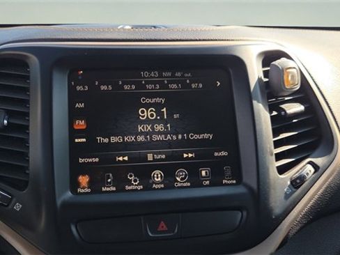 Used 2017 Jeep Cherokee Latitude image 10