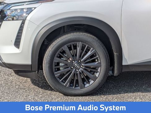 Certified 2026 Nissan Pathfinder SL w/ SL Premium Package FWD image 13