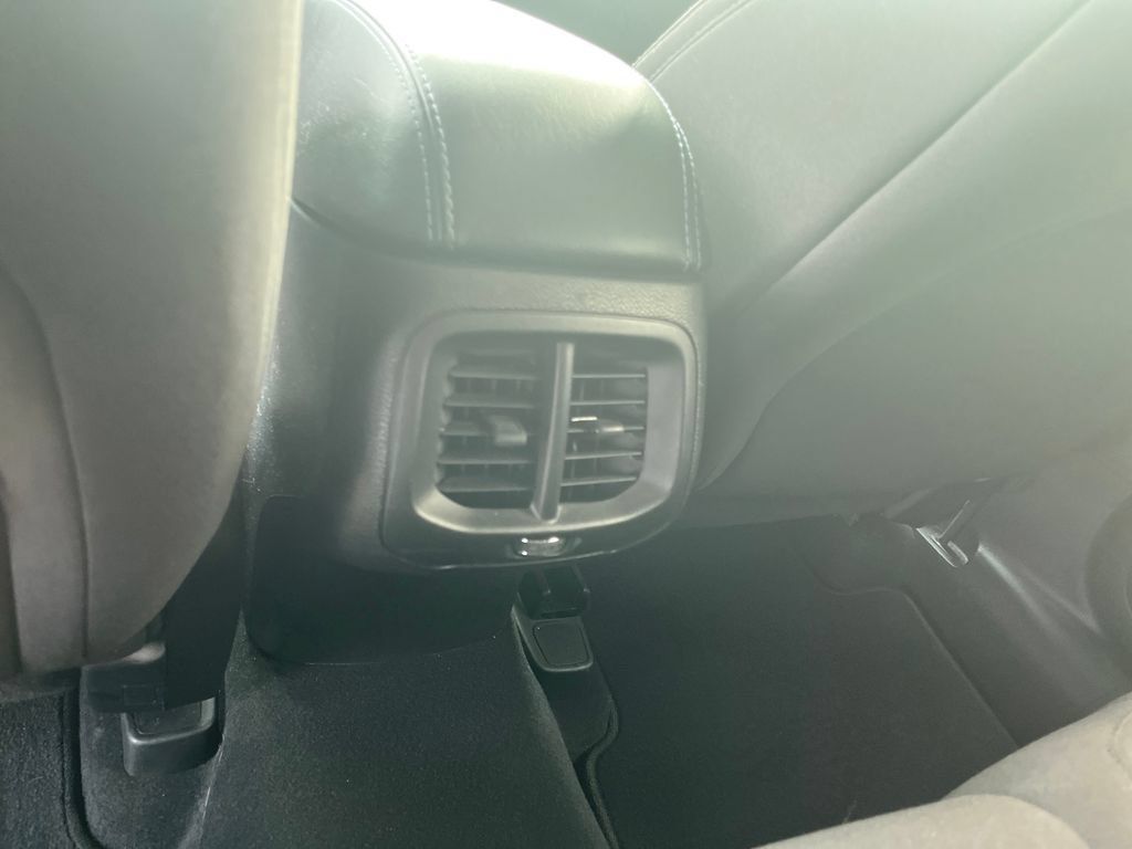 Used 2019 Jeep Cherokee Latitude w/ Popular Appearance Group AWD/4WD image 25