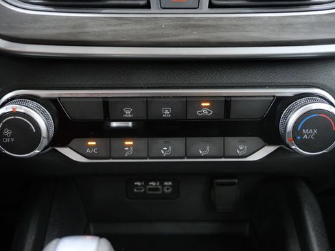 Used 2025 Nissan Altima 2.5 SV FWD image 19