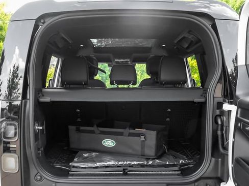 New 2026 Land Rover Defender 110 X-Dynamic SE AWD/4WD image 58