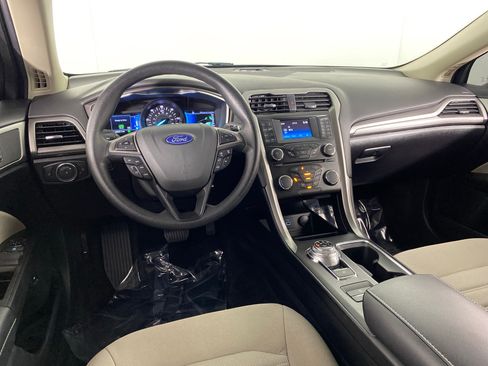 Used 2018 Ford Fusion S FWD image 33