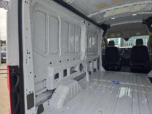 New 2025 Ford Transit 250 148 Medium Roof image 13