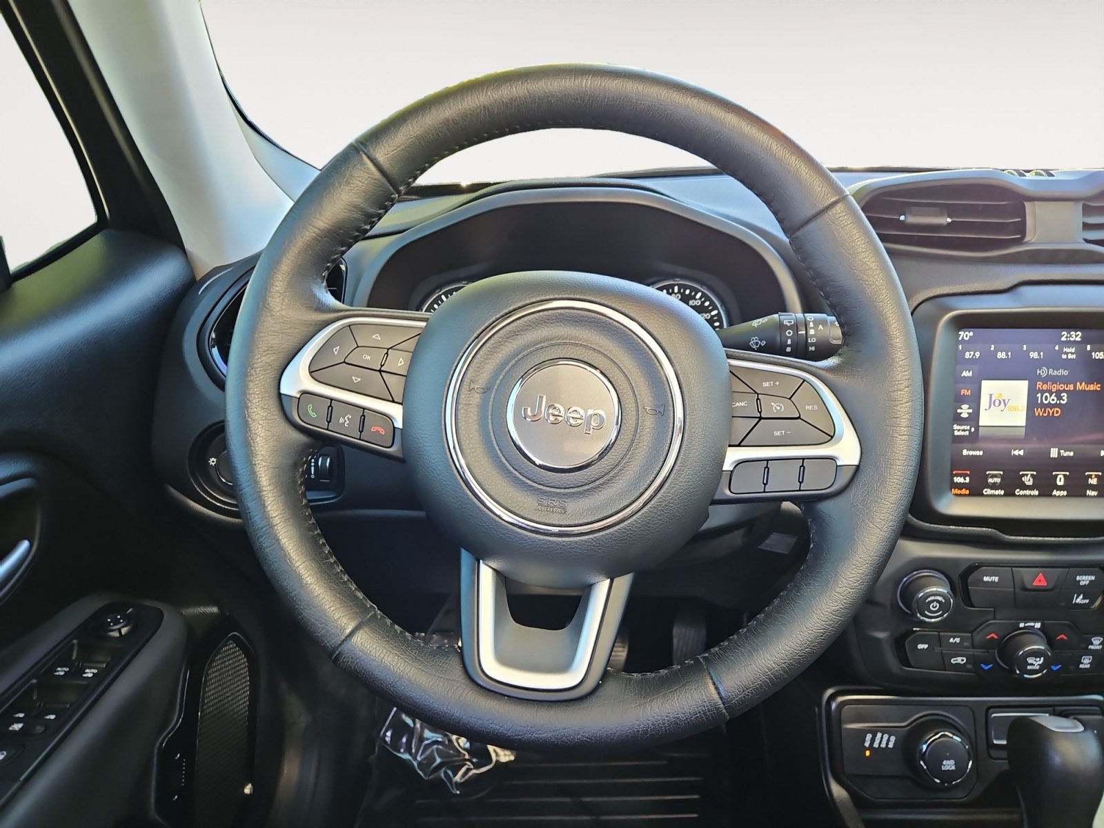 Used 2023 Jeep Renegade Altitude w/ Sun/Sound Group AWD/4WD image 12