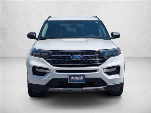 Used 2020 Ford Explorer XLT w/ Equipment Group 202A RWD image 2