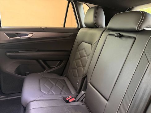 Used 2026 Volkswagen Atlas Cross Sport SE AWD/4WD image 36