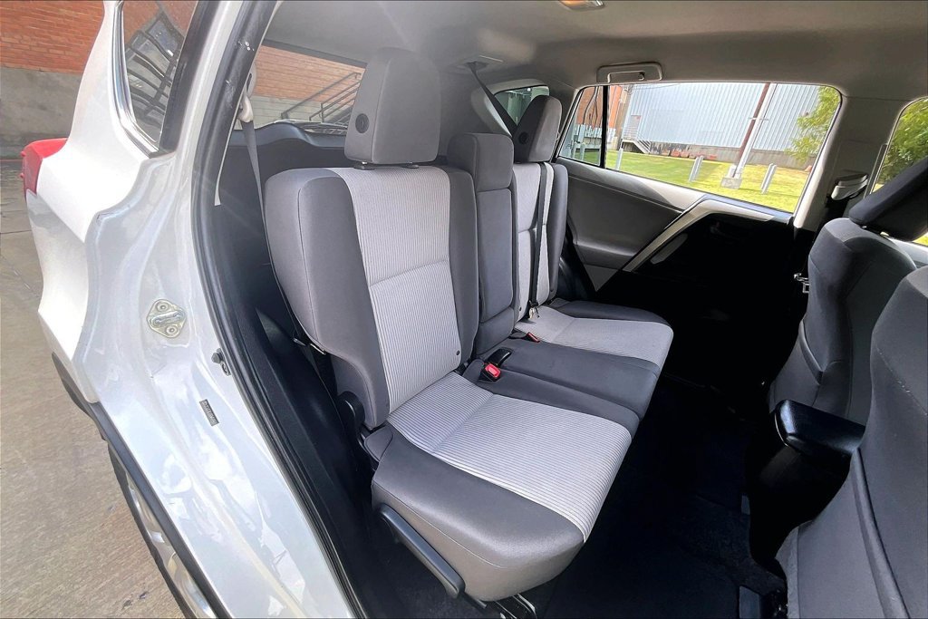 Used 2013 Toyota RAV4 LE FWD image 37