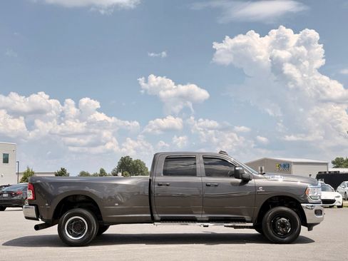 Used 2024 RAM 3500 Tradesman w/ Chrome Appearance Group AWD/4WD image 6