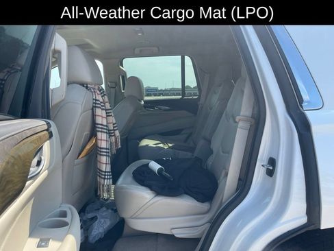 Used 2020 Cadillac Escalade 4WD image 11
