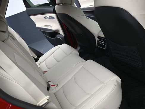 New 2026 Genesis GV70 2.5T Select image 6