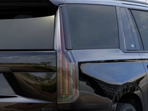 New 2026 Cadillac Escalade ESV Platinum Sport w/ LPO, ONYX Package AWD/4WD image 11