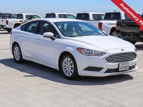 Used 2018 Ford Fusion S FWD image 3