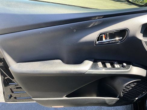 Certified 2022 Toyota Prius image 11