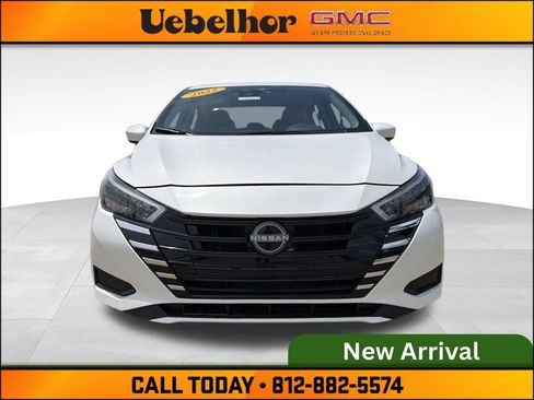 Used 2025 Nissan Versa SV w/ Trunk Package FWD image 9