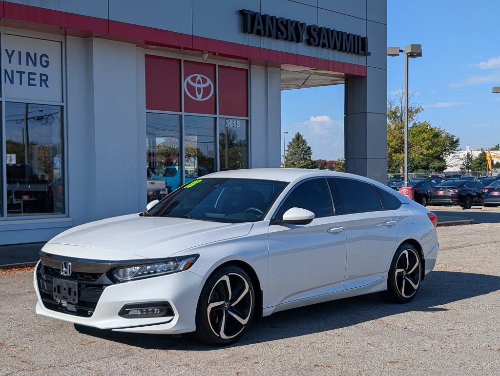 Used 2018 Honda Accord Sport image 4