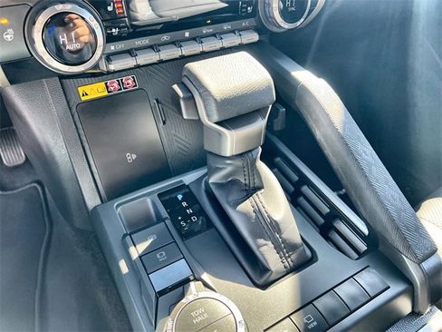 Used 2025 Toyota Tacoma Limited image 15