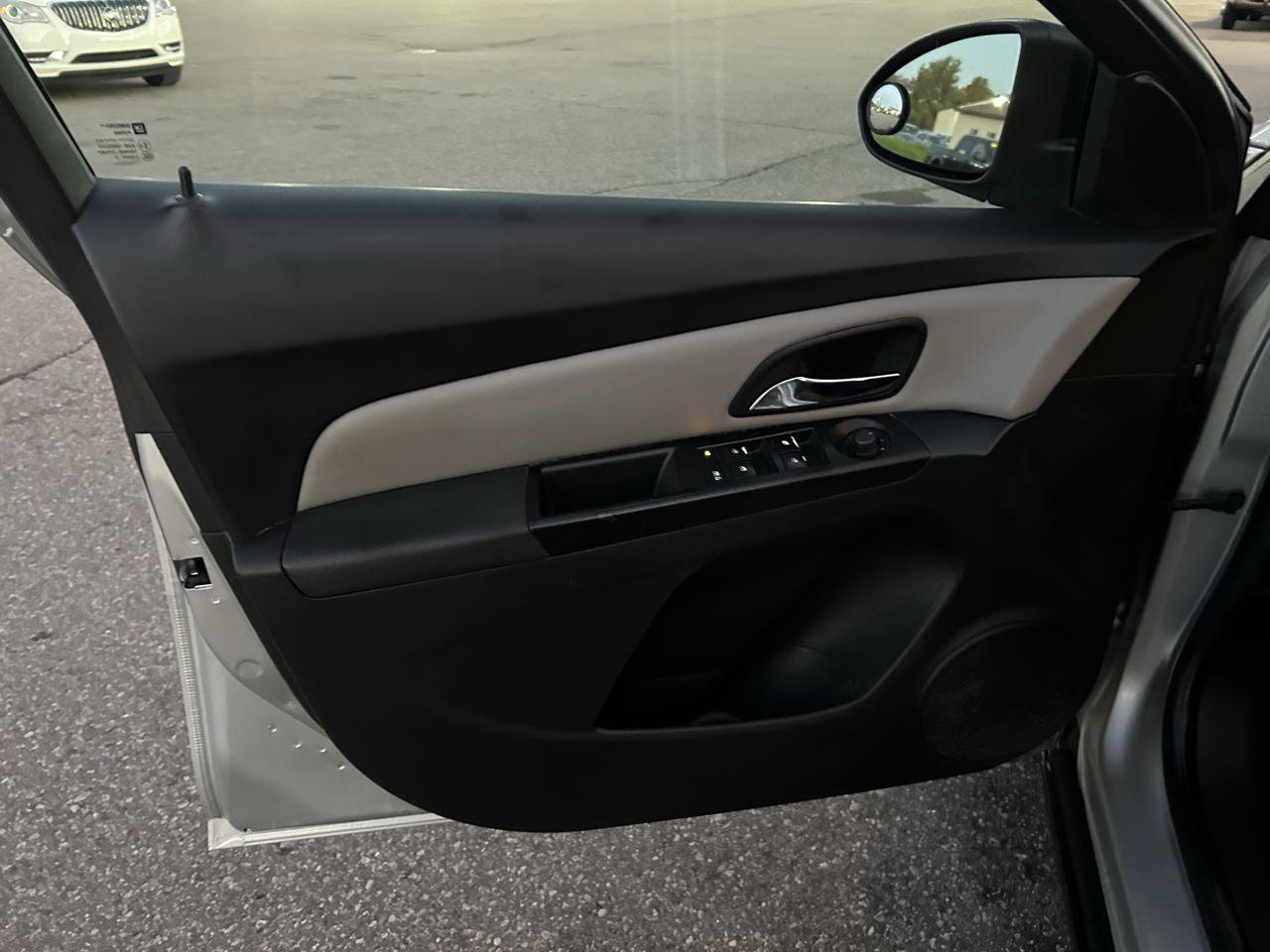 Used 2014 Chevrolet Cruze LS FWD image 14