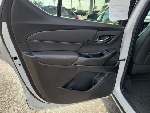 Used 2023 Chevrolet Traverse Premier FWD image 19