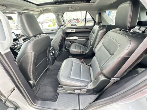 Used 2022 Ford Explorer Limited w/ Hybrid Equipment Group 310A AWD/4WD image 26