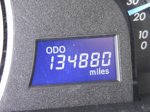 Used 2012 Toyota Camry XLE w/ Leather Pkg FWD image 9