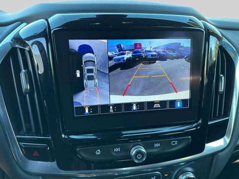 Used 2023 Chevrolet Traverse RS image 28