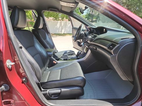 Used 2017 Honda Accord Sport image 32