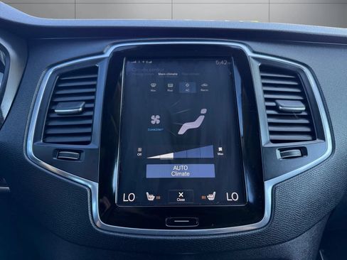 Used 2019 Volvo XC90 T5 Momentum w/ Multimedia Package AWD/4WD image 32