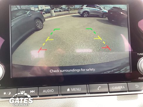 Used 2025 Nissan Sentra SV FWD image 15
