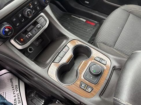 Used 2023 GMC Acadia SLE image 27