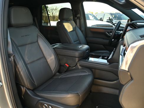 Used 2025 GMC Yukon Denali image 19