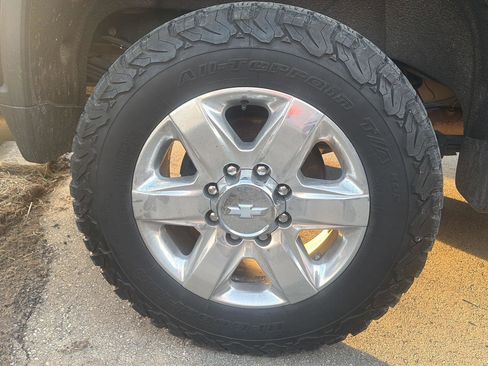 Used 2020 Chevrolet Silverado 3500 LTZ w/ LTZ Premium Package image 6