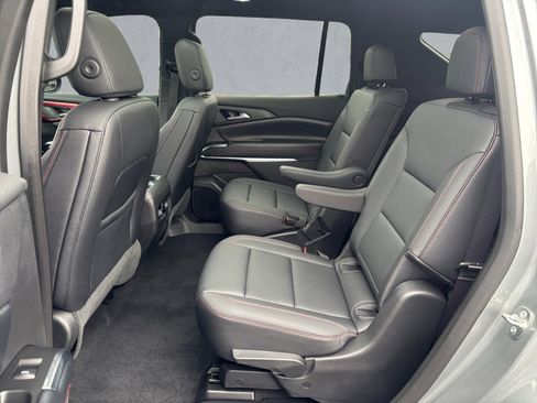 Used 2025 Chevrolet Traverse Z71 w/ Driver Confidence Package image 23