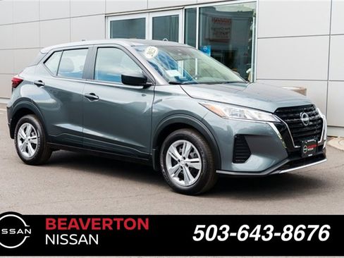 New 2025 Nissan Kicks Play S image 1