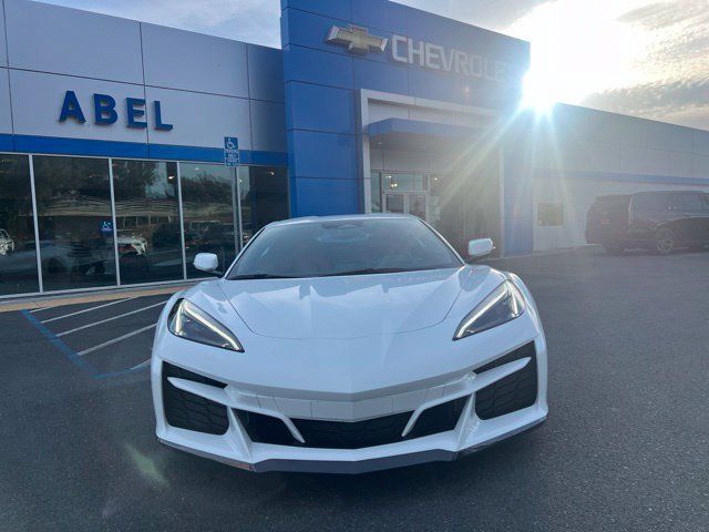 Used 2024 Chevrolet Corvette Z06 RWD image 2