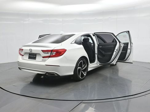 Used 2019 Honda Accord Sport image 5