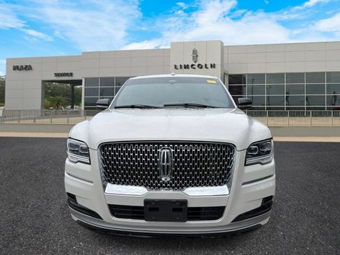Used 2024 Lincoln Navigator Reserve AWD/4WD image 8