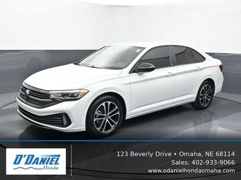 Used 2024 Volkswagen Jetta Sport FWD image 1