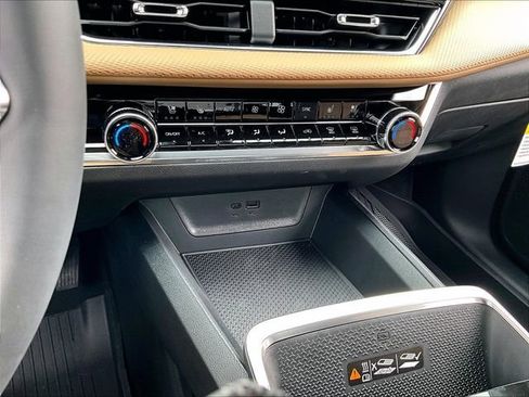 New 2026 Chevrolet Equinox ACTIV w/ Convenience Package III AWD/4WD image 23