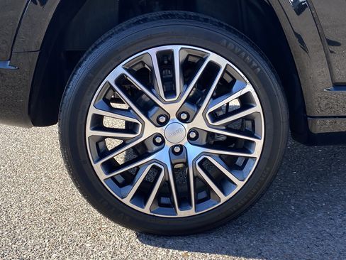 Used 2022 Jeep Compass Limited w/ Elite Group image 9