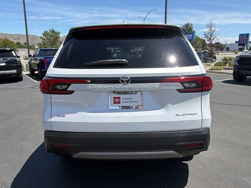 Used 2024 Toyota Grand Highlander AWD image 4