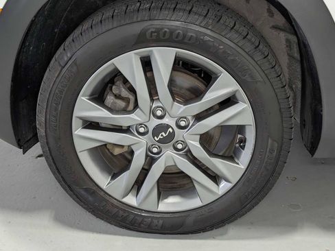 Used 2022 Kia Seltos LX AWD/4WD image 3